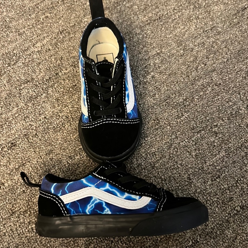 Like new lightning bolt vans